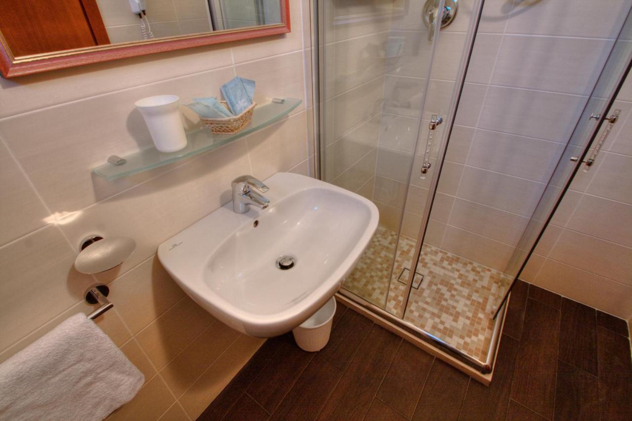 Hotel Belmar Rivazzurra Di Rimini Kültér fotó